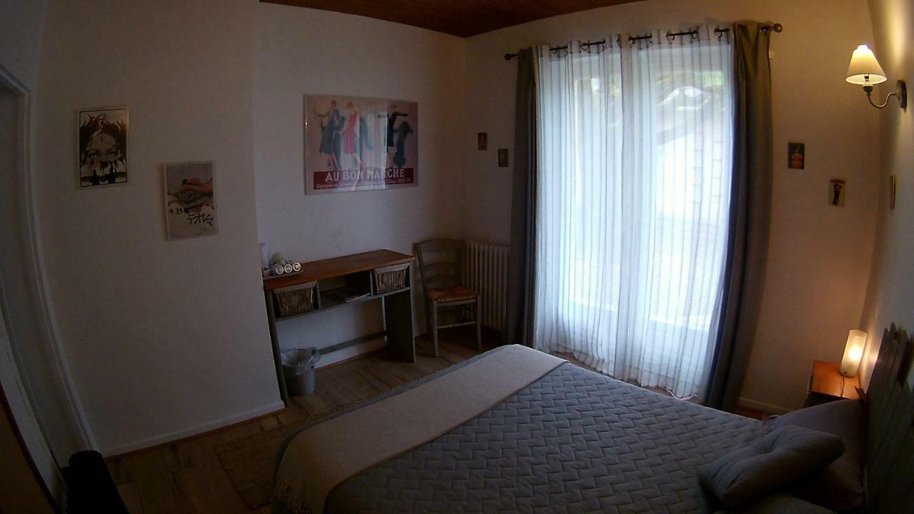 Chambres D'Hotes Le Casse Noix 萨尔拉拉卡内达 外观 照片