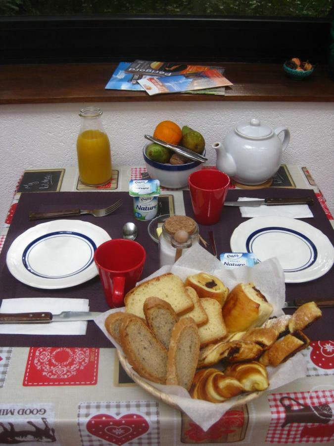 Chambres D'Hotes Le Casse Noix 萨尔拉拉卡内达 外观 照片